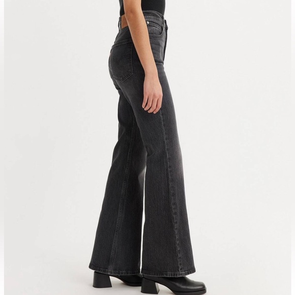 Levi's Premium 70s High-Flare Women’s Jeans in color Just a Hint 30x30 - Picture 5 of 13